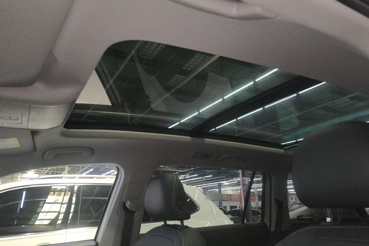 Used Volkswagen Tiguan L 2023 330TSI Automatic Two-Wheel Drive R-Line Enjoyment Edition Headliner