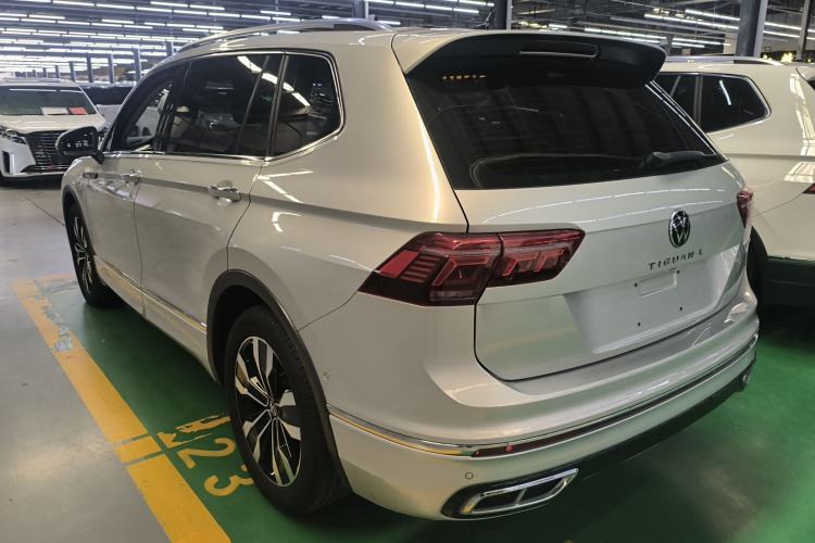 Used Volkswagen Tiguan L 2023 330TSI Automatic Two-Wheel Drive R-Line Enjoyment Edition Rear Left 45 Deg