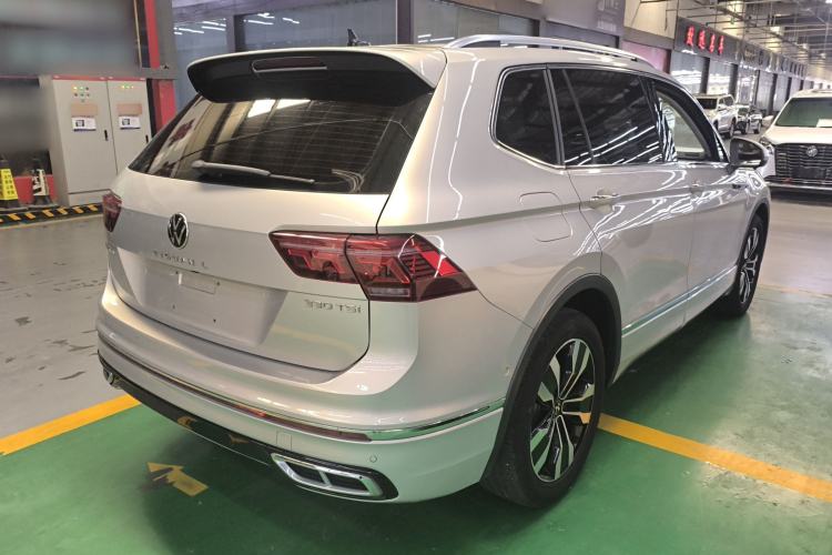 Used Volkswagen Tiguan L 2023 330TSI Automatic Two-Wheel Drive R-Line Enjoyment Edition Rear Right 45 Deg
