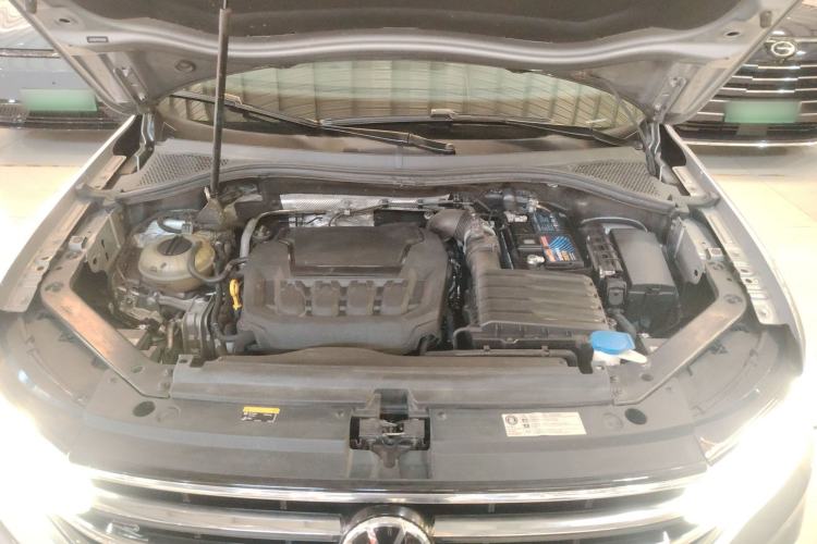 Used Volkswagen Tiguan L 2023 Restyled 330TSI Automatic Two-Wheel Drive R-Line Flagship Edition Engine Bay