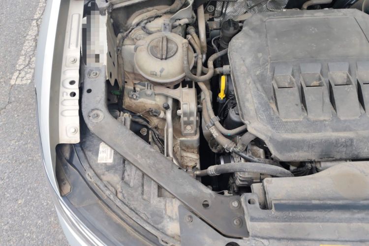 Used Volkswagen Tiguan L 2023 330TSI Automatic Two-Wheel Drive R-Line Enjoyment Edition Engine Bay Right