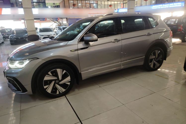 Used Volkswagen Tiguan L 2023 Restyled 330TSI Automatic Two-Wheel Drive R-Line Flagship Edition Exterior 3
