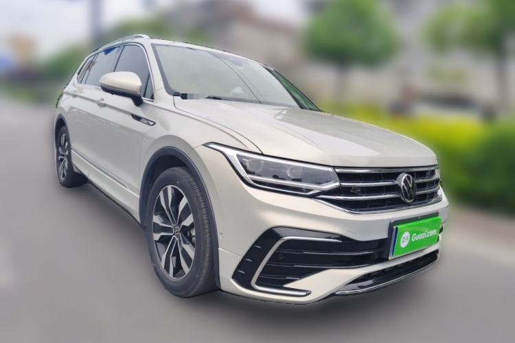 Used Volkswagen Tiguan L 2023 330TSI Automatic Two-Wheel Drive R-Line Enjoyment Edition Front Right 45 Deg