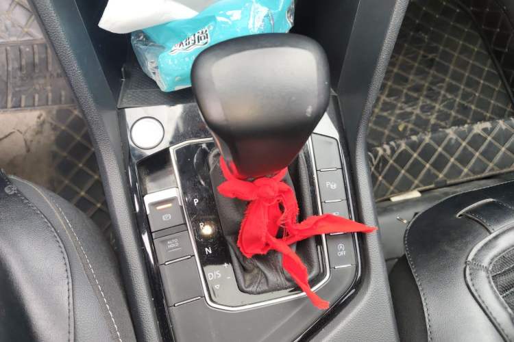 Used Volkswagen Tiguan L 2023 330TSI Automatic Two-Wheel Drive R-Line Enjoyment Edition Gear Lever