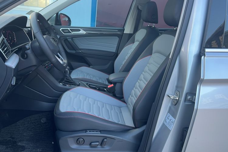 Used Volkswagen Tiguan L 2023 330TSI Automatic Two-Wheel Drive R-Line Flagship Edition Left Front Seat