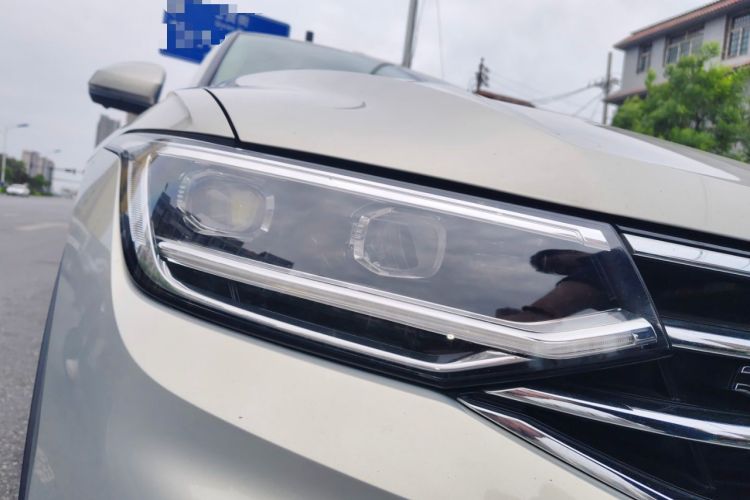 Used Volkswagen Tiguan L 2023 330TSI Automatic Two-Wheel Drive R-Line Enjoyment Edition Right Front Headlight