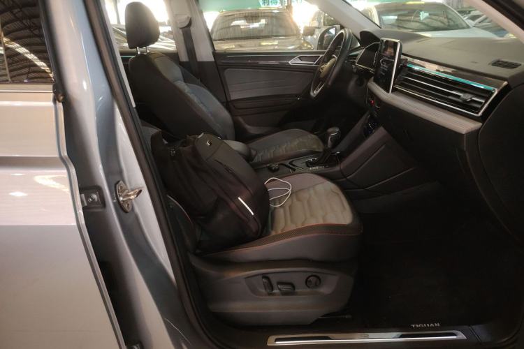Used Volkswagen Tiguan L 2023 Restyled 330TSI Automatic Two-Wheel Drive R-Line Flagship Edition Right Front Seat
