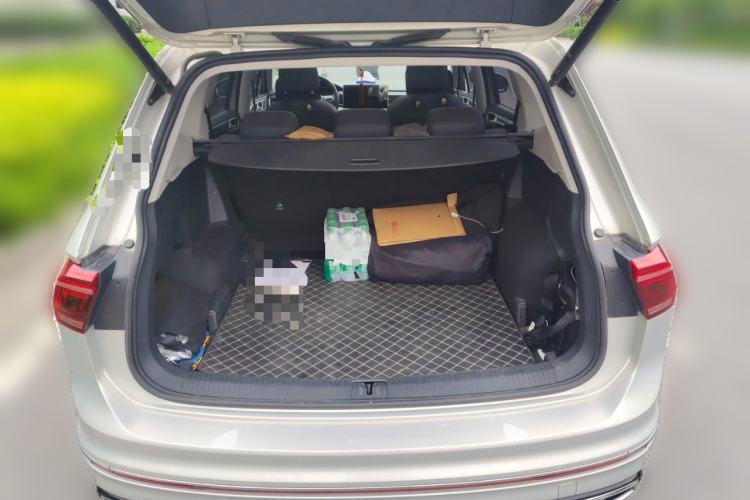 Used Volkswagen Tiguan L 2023 330TSI Automatic Two-Wheel Drive R-Line Enjoyment Edition Trunk