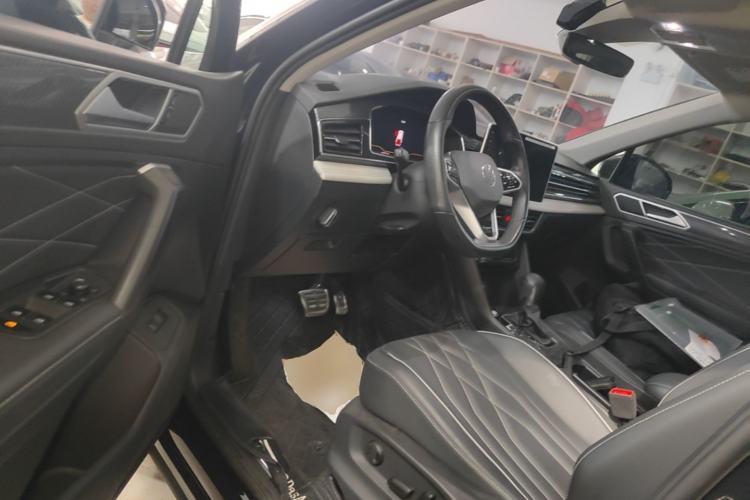 Used Volkswagen Tiguan L 2023 330TSI Automatic Two-Wheel Drive R-Line Enjoyment Edition Driver Seat