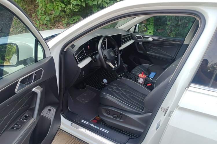 Used Volkswagen Tiguan L 2023 300TSI Automatic Two-Wheel Drive Smart Edition Driver Seat