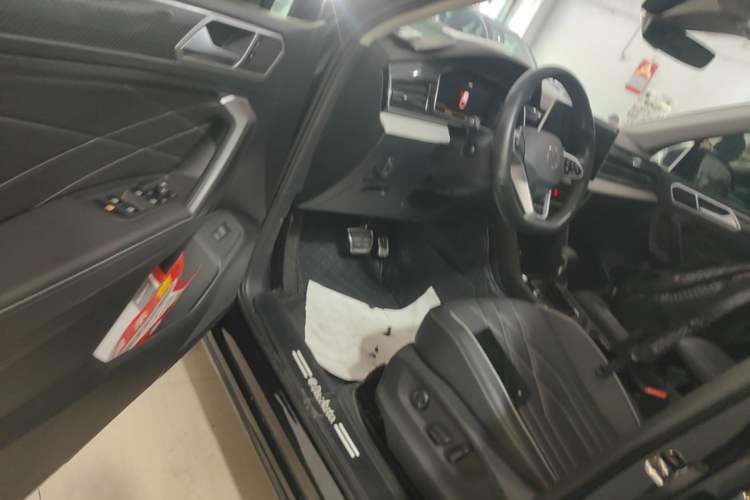 Used Volkswagen Tiguan L 2023 330TSI Automatic Two-Wheel Drive R-Line Enjoyment Edition Driver Seat