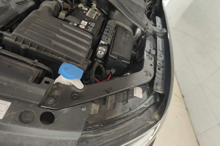 Used Volkswagen Tiguan L 2023 330TSI Automatic Two-Wheel Drive R-Line Enjoyment Edition Engine Bay Left