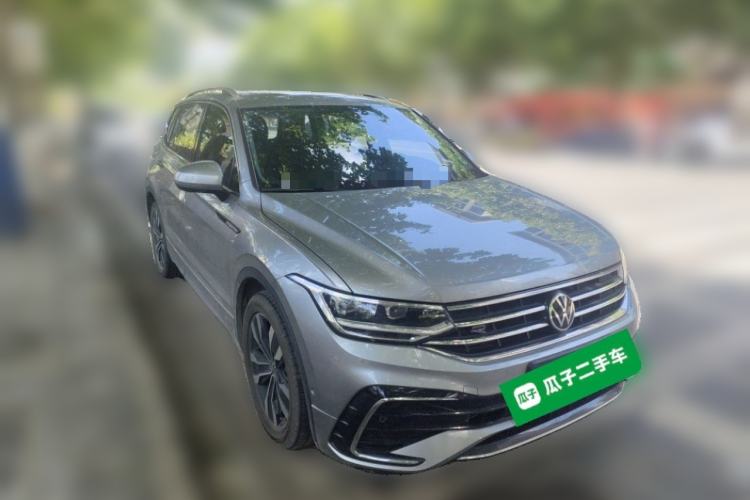 Used Volkswagen Tiguan L 2023 330TSI Automatic Two-Wheel Drive R-Line Enjoyment Edition Front Right 45 Deg
