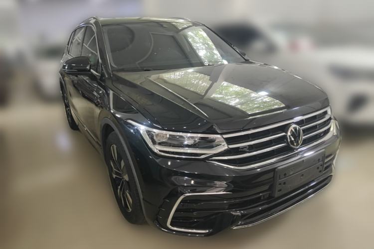 Used Volkswagen Tiguan L 2023 330TSI Automatic Two-Wheel Drive R-Line Enjoyment Edition Front Right 45 Deg