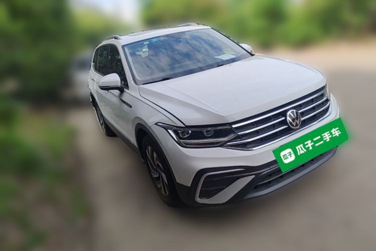 Used Volkswagen Tiguan L 2023 300TSI Automatic Two-Wheel Drive Smart Edition Front Right 45 Deg