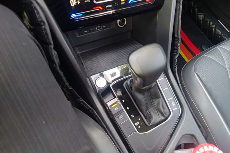 Used Volkswagen Tiguan L 2023 300TSI Automatic Two-Wheel Drive Smart Edition Gear Lever