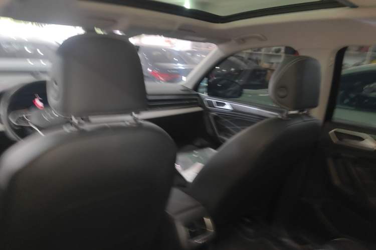 Used Volkswagen Tiguan L 2023 330TSI Automatic Two-Wheel Drive R-Line Enjoyment Edition Headliner