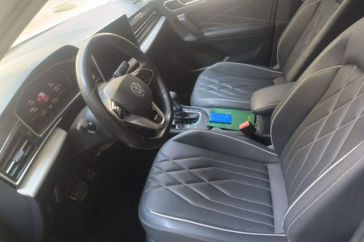 Used Volkswagen Tiguan L 2023 330TSI Automatic Two-Wheel Drive R-Line Enjoyment Edition Left Front Seat