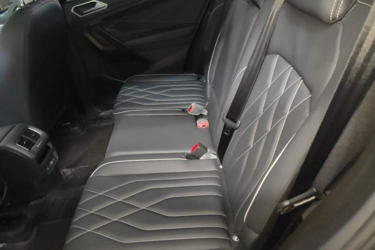 Used Volkswagen Tiguan L 2023 330TSI Automatic Two-Wheel Drive R-Line Enjoyment Edition Left Rear Seat