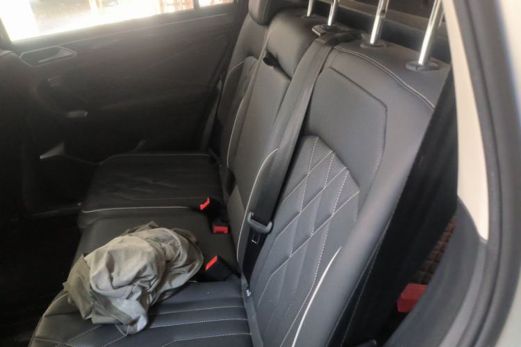 Used Volkswagen Tiguan L 2023 330TSI Automatic Two-Wheel Drive R-Line Enjoyment Edition Left Rear Seat