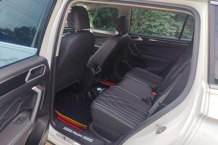 Used Volkswagen Tiguan L 2023 300TSI Automatic Two-Wheel Drive Smart Edition Left Rear Seat