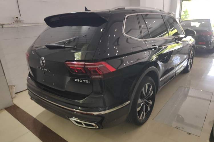 Used Volkswagen Tiguan L 2023 330TSI Automatic Two-Wheel Drive R-Line Enjoyment Edition Rear Right 45 Deg