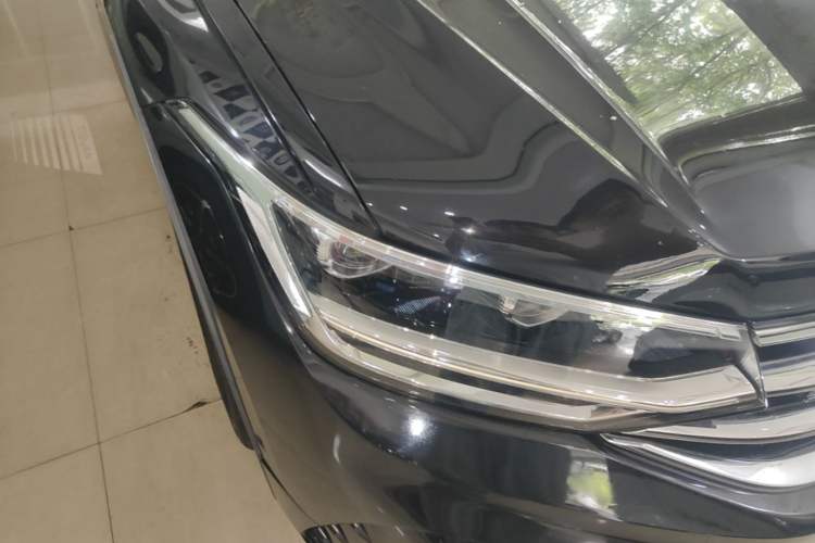 Used Volkswagen Tiguan L 2023 330TSI Automatic Two-Wheel Drive R-Line Enjoyment Edition Right Front Headlight