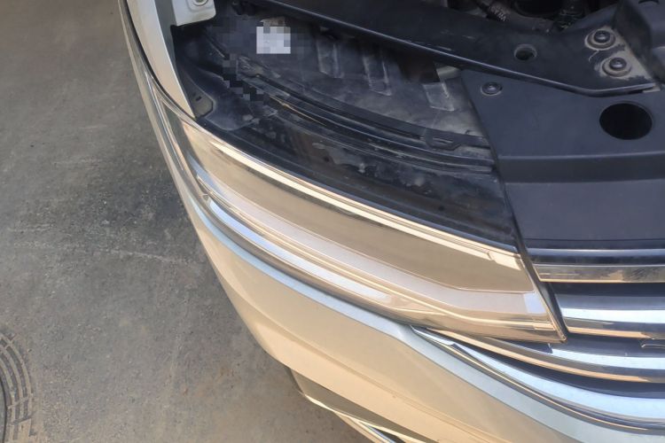 Used Volkswagen Tiguan L 2023 330TSI Automatic Two-Wheel Drive R-Line Enjoyment Edition Right Front Headlight