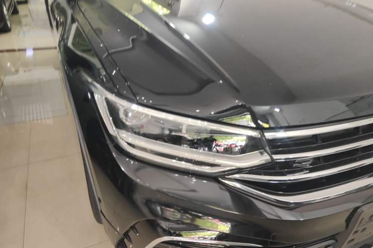 Used Volkswagen Tiguan L 2023 330TSI Automatic Two-Wheel Drive R-Line Enjoyment Edition Right Front Headlight