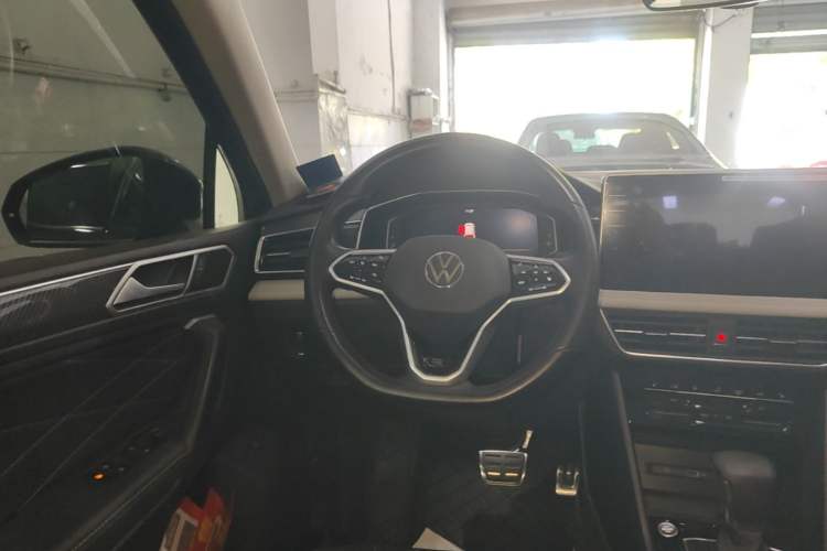 Used Volkswagen Tiguan L 2023 330TSI Automatic Two-Wheel Drive R-Line Enjoyment Edition Steering Wheel