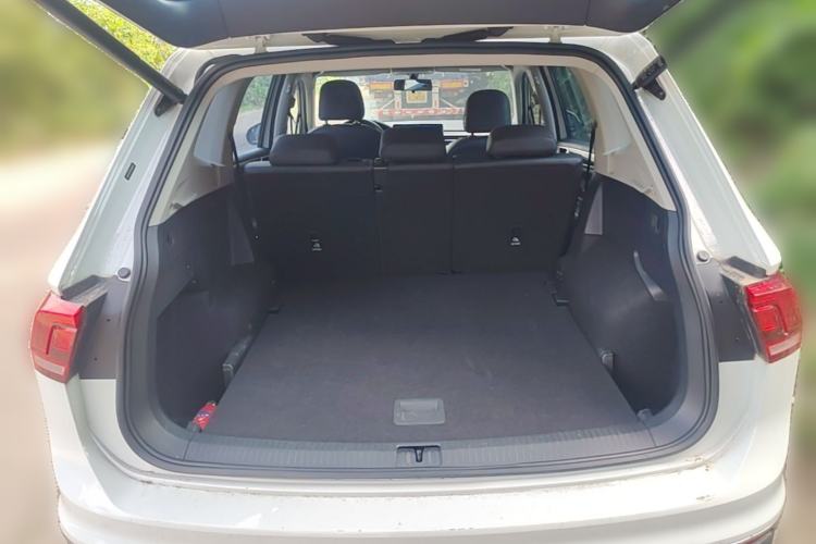 Used Volkswagen Tiguan L 2023 300TSI Automatic Two-Wheel Drive Smart Edition Trunk