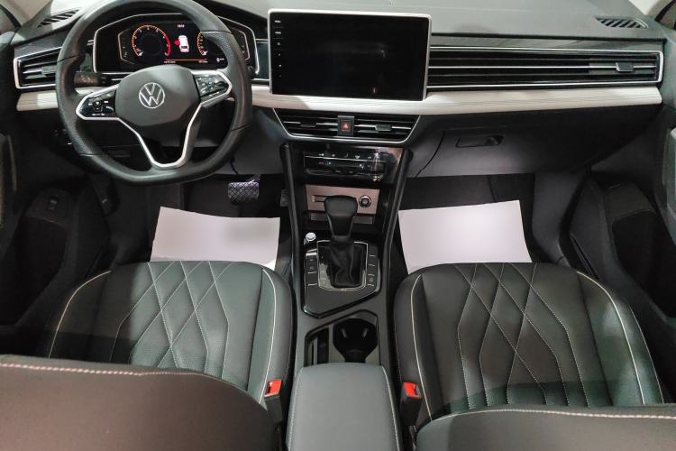 Used Volkswagen Tiguan L 2023 330TSI Automatic Two-Wheel Drive Smart Edition Center Console
