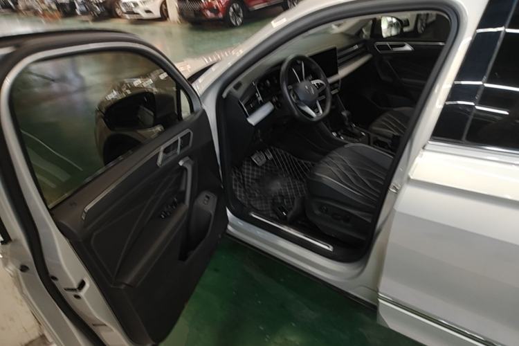 Used Volkswagen Tiguan L 2023 330TSI Automatic Two-Wheel Drive R-Line Enjoyment Edition Driver Seat