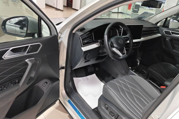 Used Volkswagen Tiguan L 2023 330TSI Automatic Two-Wheel Drive Smart Edition Driver Seat