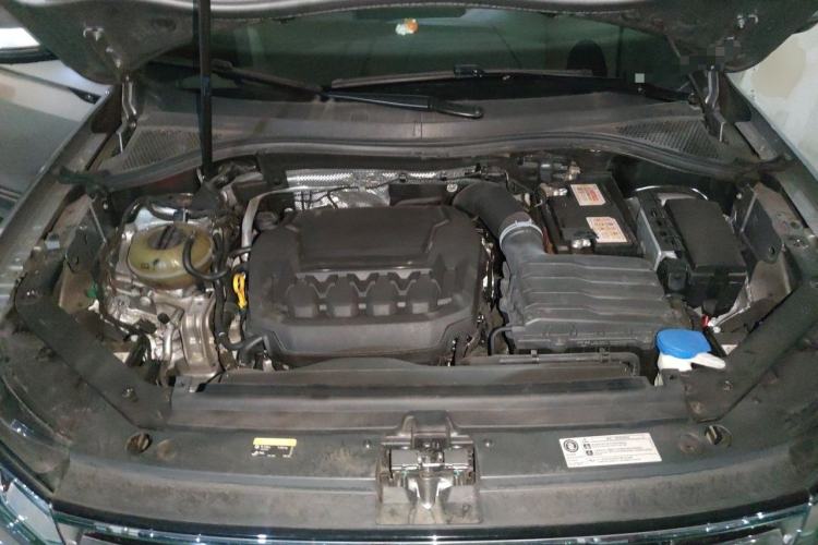 Used Volkswagen Tiguan L 2023 380TSI Automatic All-Wheel Drive R-Line Flagship 7-Seater Engine Bay