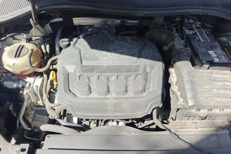 Used Volkswagen Tiguan L 2023 330TSI Automatic Two-Wheel Drive R-Line Enjoyment Edition Engine Bay