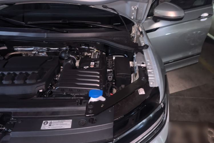 Used Volkswagen Tiguan L 2023 330TSI Automatic Two-Wheel Drive R-Line Enjoyment Edition Engine Bay Left