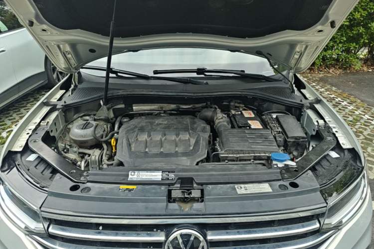 Used Volkswagen Tiguan L 2023 Revised Version 330TSI Automatic Two-Wheel Drive Smart Enjoyment Edition Engine Bay