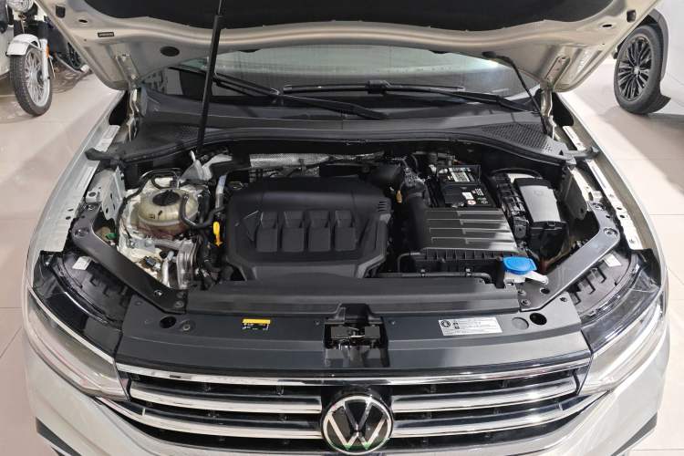 Used Volkswagen Tiguan L 2023 330TSI Automatic Two-Wheel Drive Smart Edition Engine Bay