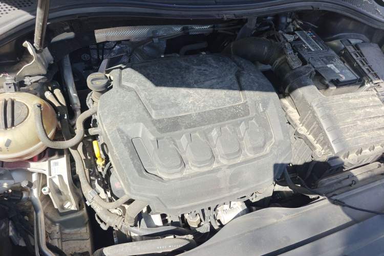 Used Volkswagen Tiguan L 2023 330TSI Automatic Two-Wheel Drive R-Line Enjoyment Edition Engine Bay Right