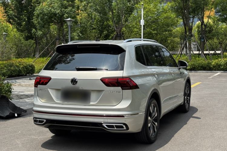 Used Volkswagen Tiguan L 2023 330TSI Automatic Two-Wheel Drive R-Line Enjoyment Edition Exterior 2