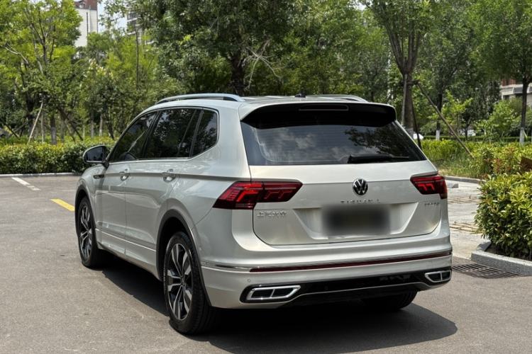 Used Volkswagen Tiguan L 2023 330TSI Automatic Two-Wheel Drive R-Line Enjoyment Edition Exterior 4