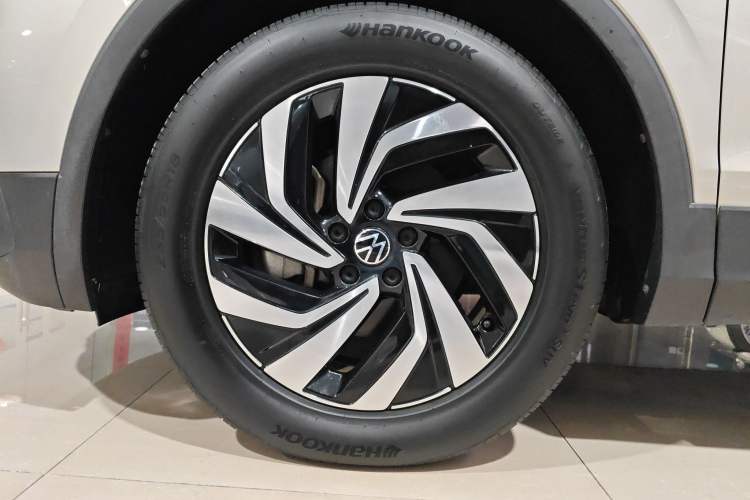 Used Volkswagen Tiguan L 2023 330TSI Automatic Two-Wheel Drive Smart Edition Exterior 4