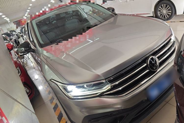 Used Volkswagen Tiguan L 2023 330TSI Automatic Two-Wheel Drive Comfort Edition Front Right 45 Deg