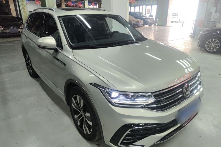 Used Volkswagen Tiguan L 2023 330TSI Automatic Two-Wheel Drive R-Line Enjoyment Edition Front Right 45 Deg