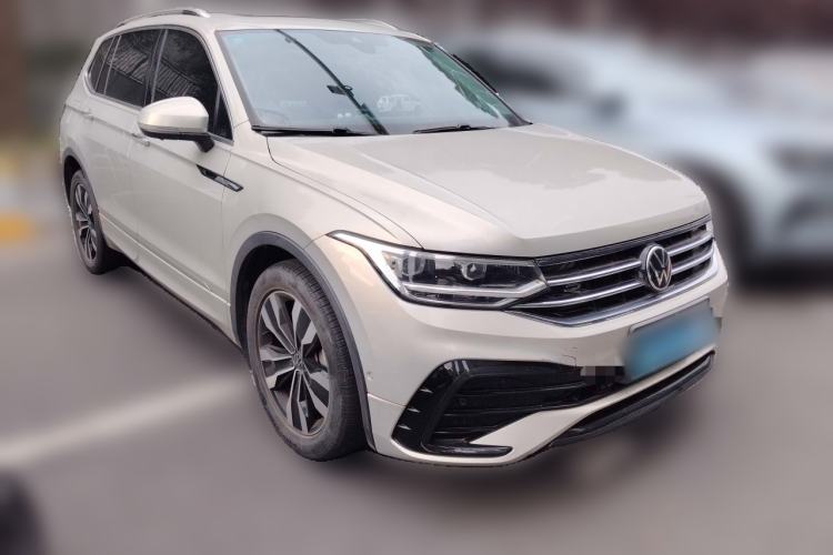 Used Volkswagen Tiguan L 2023 330TSI Automatic Two-Wheel Drive R-Line Enjoyment Edition Front Right 45 Deg