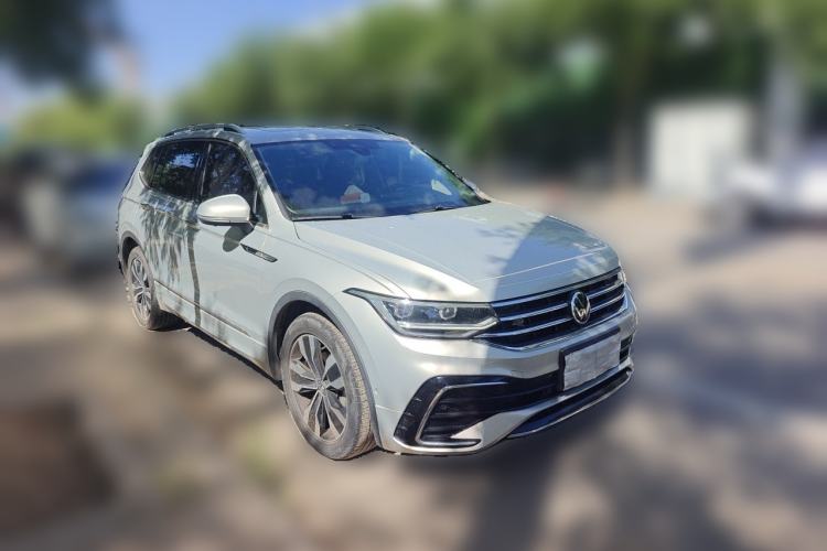 Used Volkswagen Tiguan L 2023 330TSI Automatic Two-Wheel Drive R-Line Enjoyment Edition Front Right 45 Deg