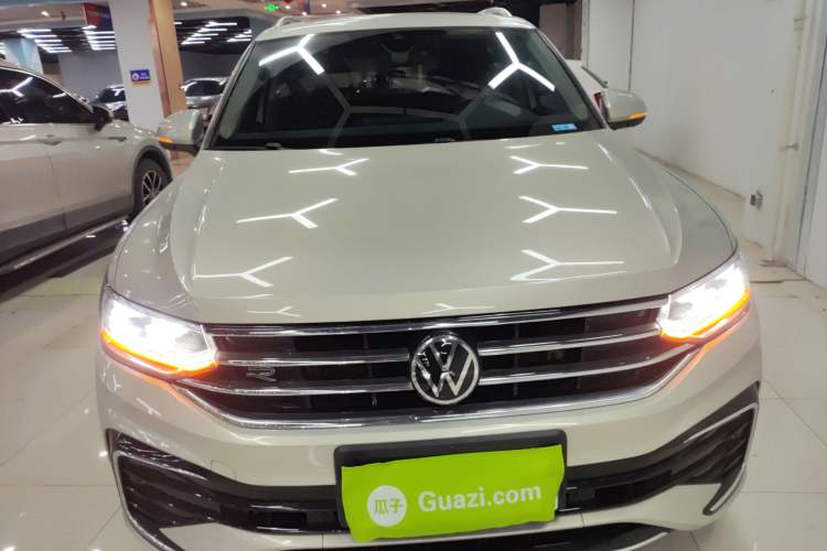 Used Volkswagen Tiguan L 2023 Restyled 330TSI Automatic Two-Wheel Drive R-Line Enhanced Comfort Version Front