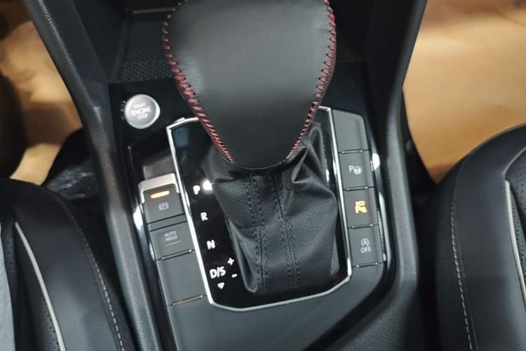 Used Volkswagen Tiguan L 2023 330TSI Automatic Two-Wheel Drive R-Line Enjoyment Edition Gear Lever