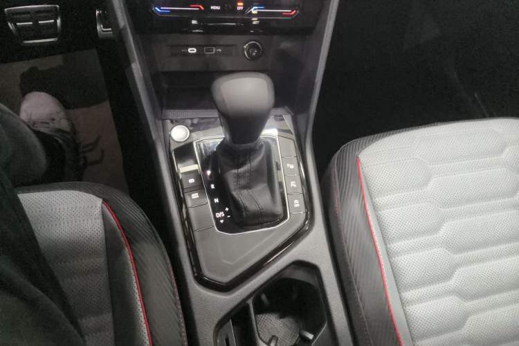 Used Volkswagen Tiguan L 2023 330TSI Automatic Two-Wheel Drive R-Line Flagship Edition Gear Lever